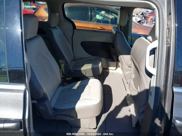 2C4RC1BG9HR578422 2017 CHRYSLER PACIFICA - Image 8