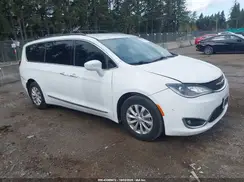 2C4RC1BG9HR583314 2017 CHRYSLER PACIFICA