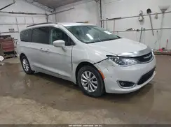 2C4RC1BG9HR583393 2017 CHRYSLER PACIFICA