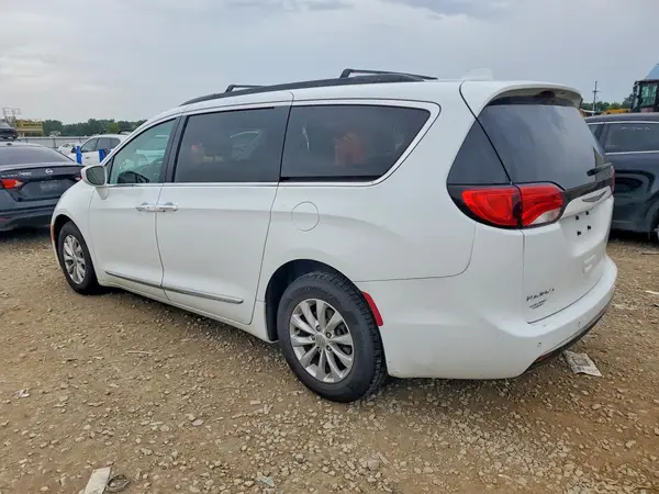 2C4RC1BG9HR584205 2017 CHRYSLER PACIFICA - Image 2