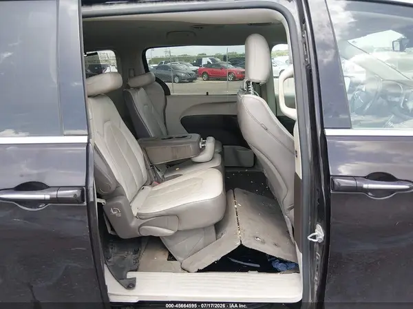 2C4RC1BG9HR587749 2017 CHRYSLER PACIFICA - Image 8