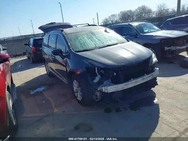 2C4RC1BG9HR590876 2017 CHRYSLER PACIFICA - Image 1