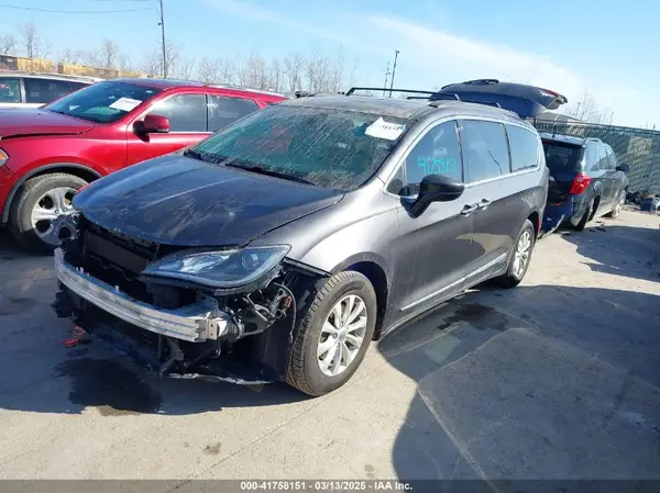 2C4RC1BG9HR590876 2017 CHRYSLER PACIFICA - Image 2