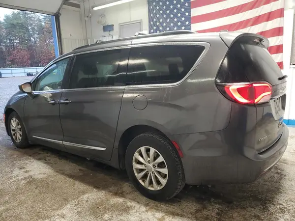 2C4RC1BG9HR591025 2017 CHRYSLER PACIFICA - Image 2