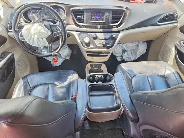 2C4RC1BG9HR593986 2017 CHRYSLER PACIFICA - Image 8