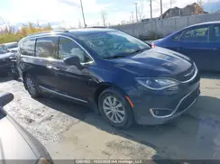 2C4RC1BG9HR599612 2017 CHRYSLER PACIFICA