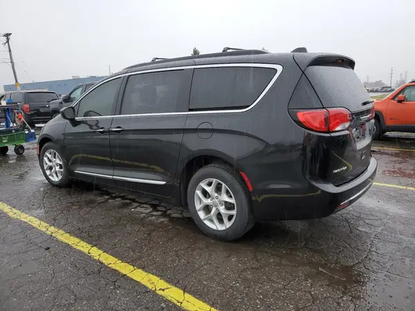 2C4RC1BG9HR607952 2017 CHRYSLER PACIFICA - Image 2