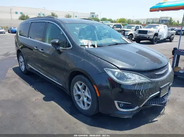 2C4RC1BG9HR611371 2017 CHRYSLER PACIFICA - Image 1