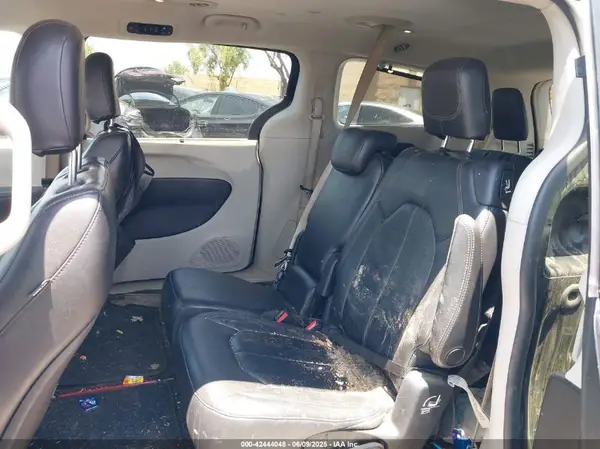 2C4RC1BG9HR611371 2017 CHRYSLER PACIFICA - Image 8