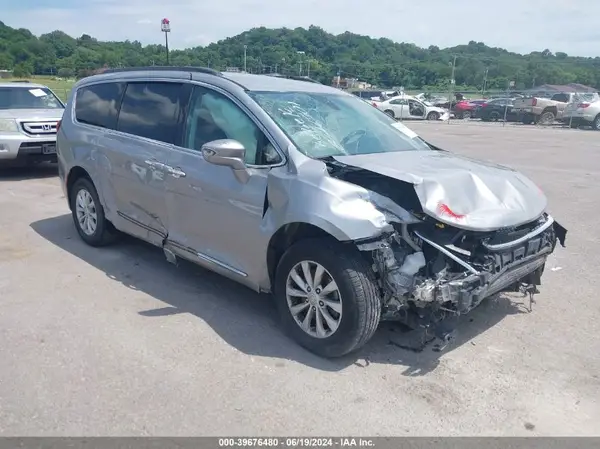 2C4RC1BG9HR613055 2017 CHRYSLER PACIFICA