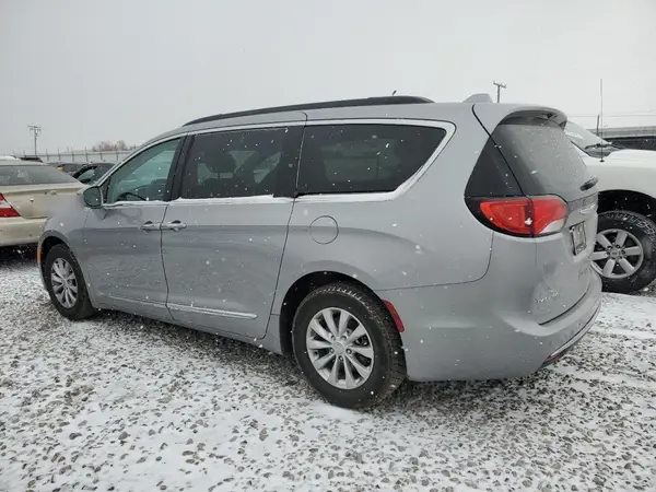 2C4RC1BG9HR620751 2017 CHRYSLER PACIFICA - Image 2