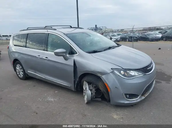 2C4RC1BG9HR620927 2017 CHRYSLER PACIFICA - Image 1