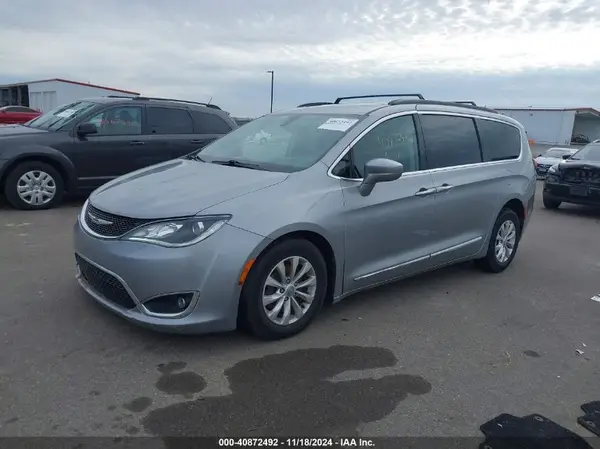 2C4RC1BG9HR620927 2017 CHRYSLER PACIFICA - Image 2