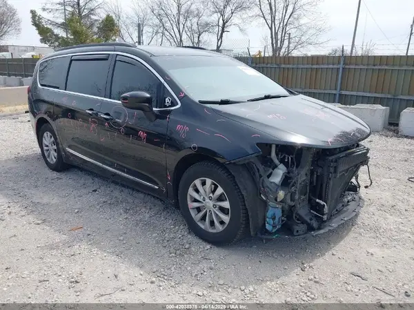 2C4RC1BG9HR657847 2017 CHRYSLER PACIFICA - Image 1