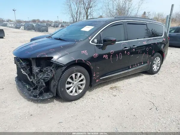 2C4RC1BG9HR657847 2017 CHRYSLER PACIFICA - Image 2