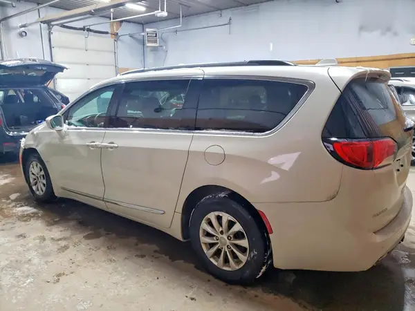 2C4RC1BG9HR665446 2017 CHRYSLER PACIFICA - Image 2