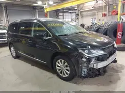 2C4RC1BG9HR687933 2017 CHRYSLER PACIFICA