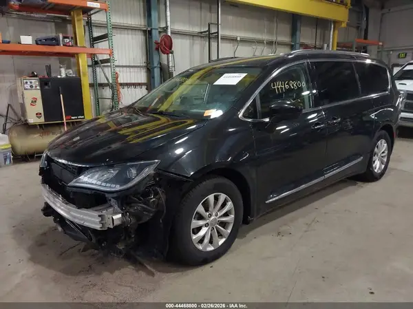 2C4RC1BG9HR687933 2017 CHRYSLER PACIFICA - Image 2