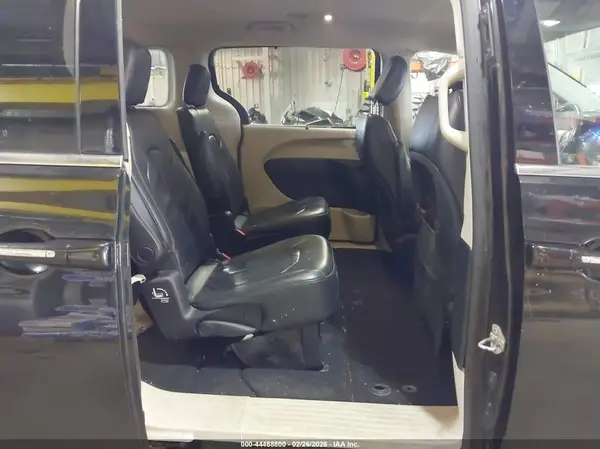 2C4RC1BG9HR687933 2017 CHRYSLER PACIFICA - Image 8
