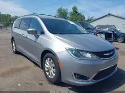 2C4RC1BG9HR691870 2017 CHRYSLER PACIFICA