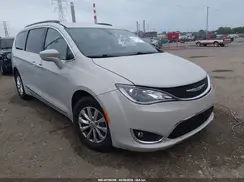 2C4RC1BG9HR711907 2017 CHRYSLER PACIFICA
