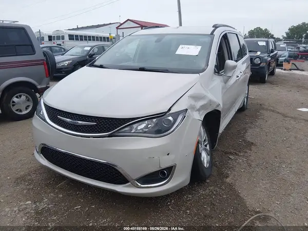 2C4RC1BG9HR711907 2017 CHRYSLER PACIFICA - Image 2