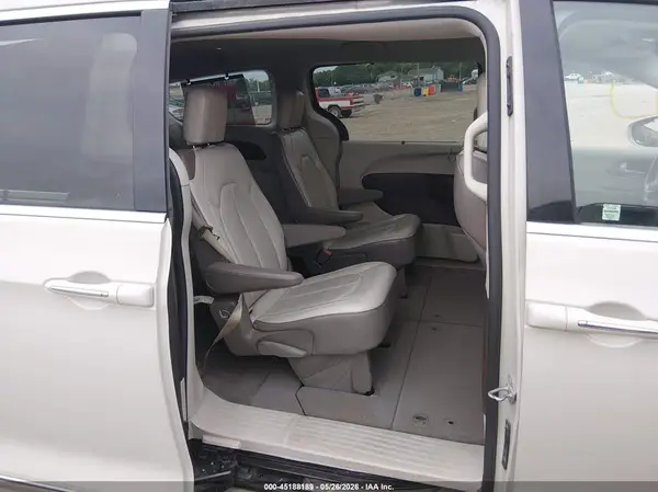 2C4RC1BG9HR711907 2017 CHRYSLER PACIFICA - Image 8