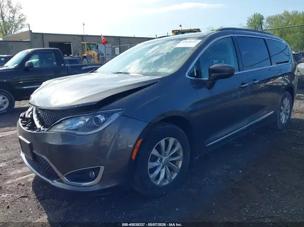 2C4RC1BG9HR719988 2017 CHRYSLER PACIFICA - Image 2