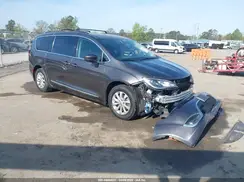 2C4RC1BG9HR733826 2017 CHRYSLER PACIFICA