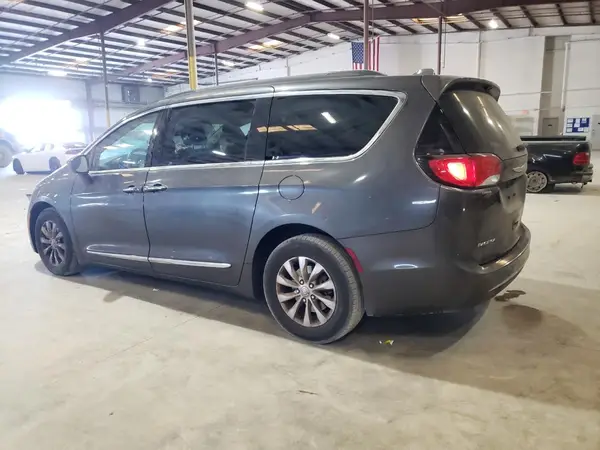 2C4RC1BG9HR734233 2017 CHRYSLER PACIFICA - Image 2