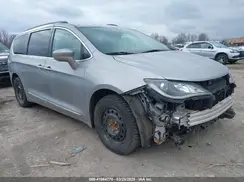 2C4RC1BG9HR745085 2017 CHRYSLER PACIFICA