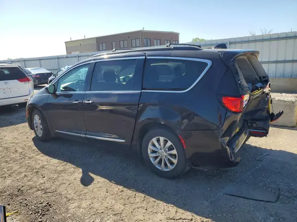 2C4RC1BG9HR745460 2017 CHRYSLER PACIFICA - Image 2