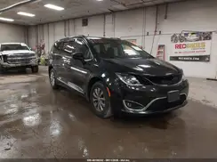 2C4RC1BG9HR747760 2017 CHRYSLER PACIFICA