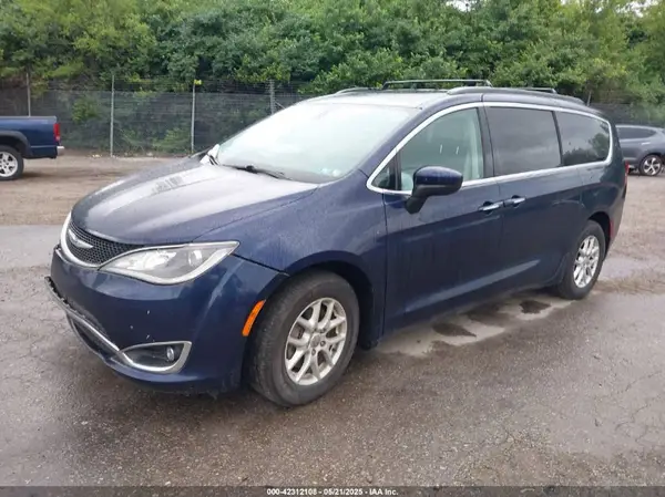2C4RC1BG9HR753056 2017 CHRYSLER PACIFICA - Image 2