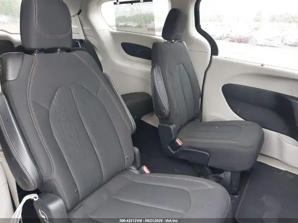 2C4RC1BG9HR753056 2017 CHRYSLER PACIFICA - Image 8