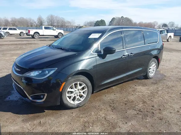 2C4RC1BG9HR753235 2017 CHRYSLER PACIFICA - Image 2