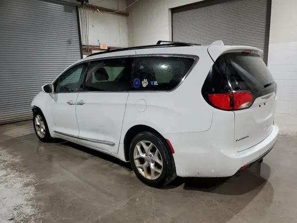 2C4RC1BG9HR763067 2017 CHRYSLER PACIFICA - Image 2