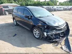 2C4RC1BG9HR769693 2017 CHRYSLER PACIFICA