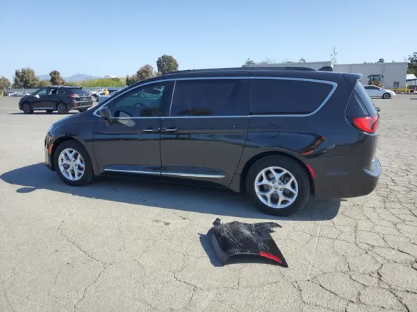 2C4RC1BG9HR785165 2017 CHRYSLER PACIFICA - Image 2
