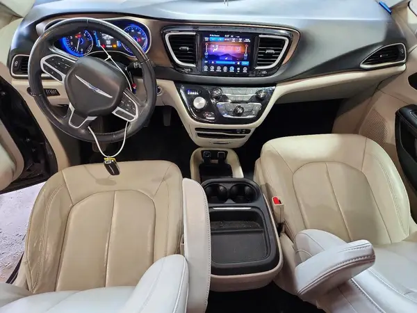 2C4RC1BG9HR785537 2017 CHRYSLER PACIFICA - Image 8