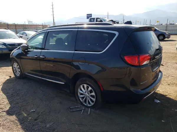 2C4RC1BG9HR785618 2017 CHRYSLER PACIFICA - Image 2
