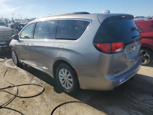 2C4RC1BG9HR786087 2017 CHRYSLER PACIFICA - Image 2