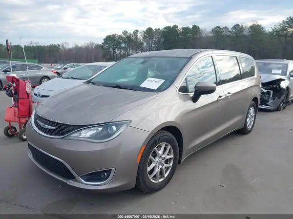 2C4RC1BG9HR788468 2017 CHRYSLER PACIFICA - Image 2