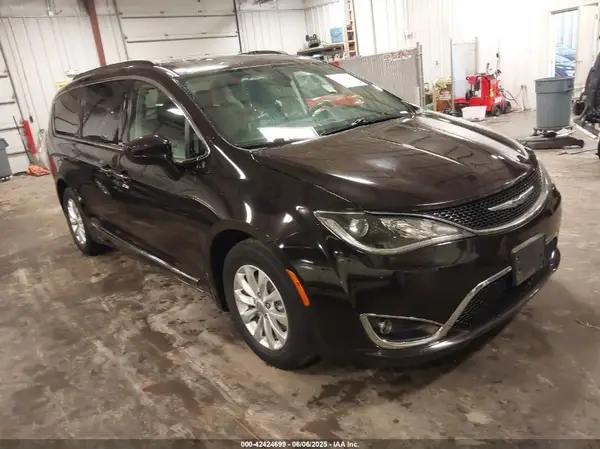 2C4RC1BG9HR794352 2017 CHRYSLER PACIFICA - Image 1