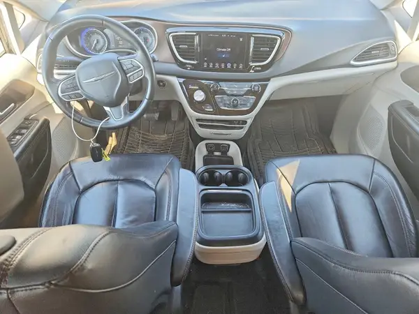 2C4RC1BG9HR795078 2017 CHRYSLER PACIFICA - Image 8