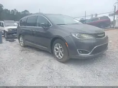 2C4RC1BG9HR809609 2017 CHRYSLER PACIFICA