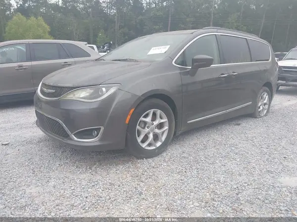 2C4RC1BG9HR809609 2017 CHRYSLER PACIFICA - Image 2