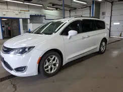 2C4RC1BG9HR810176 2017 CHRYSLER PACIFICA