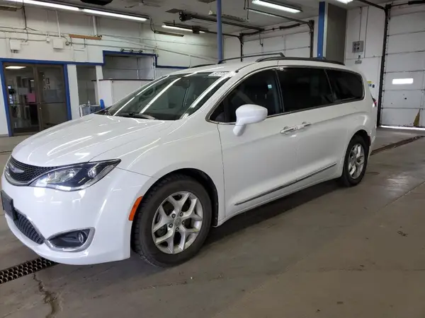 2C4RC1BG9HR810176 2017 CHRYSLER PACIFICA - Image 1