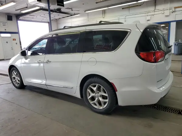 2C4RC1BG9HR810176 2017 CHRYSLER PACIFICA - Image 2